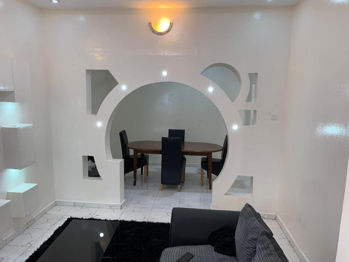 Brikama Matano Guest House מראה חיצוני תמונה