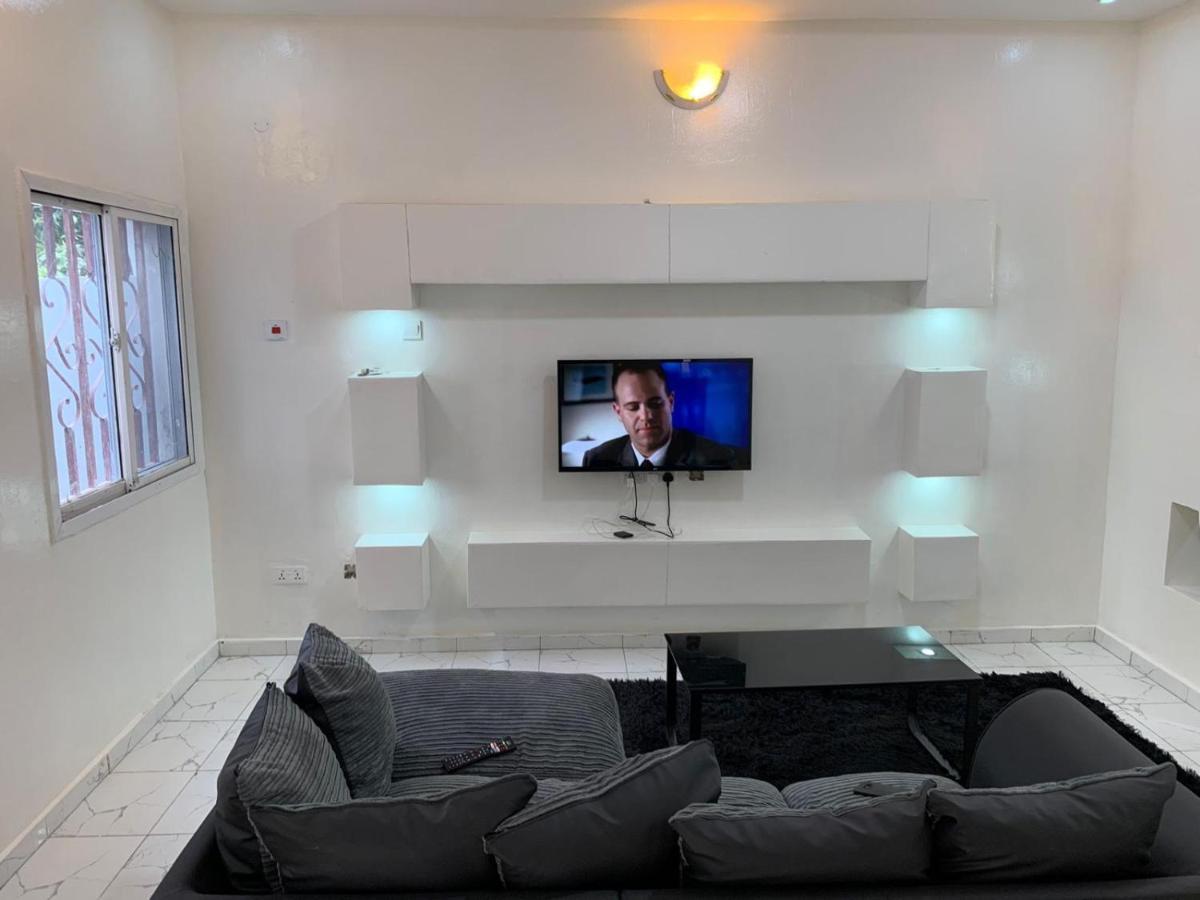 Brikama Matano Guest House מראה חיצוני תמונה